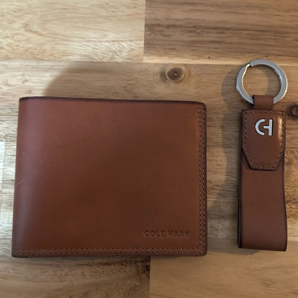 Men’s New Cole Haan wallet and key holder